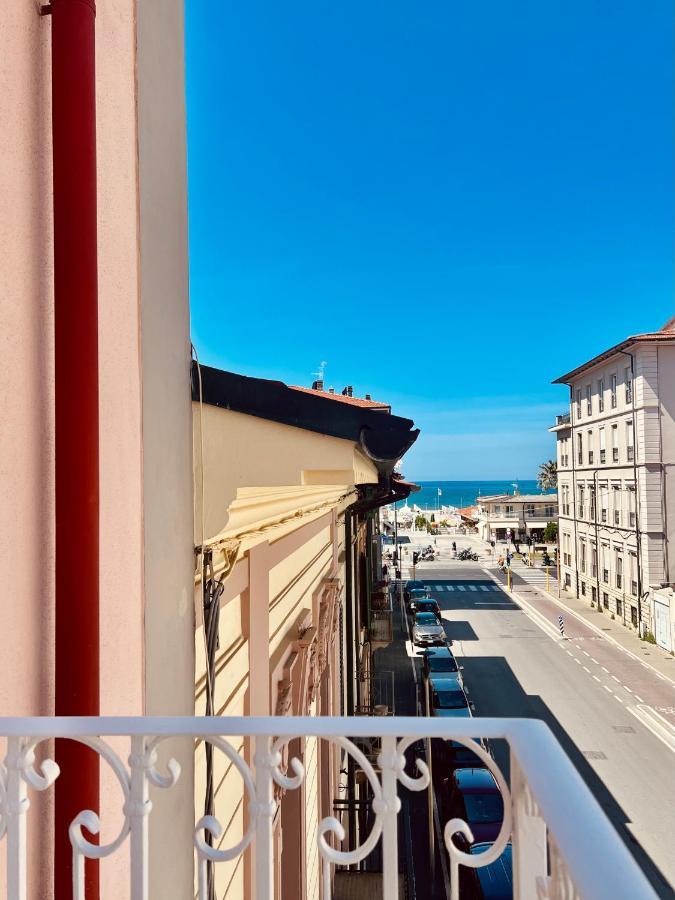 A Casa Di Mario E Nene Panzió Viareggio Kültér fotó