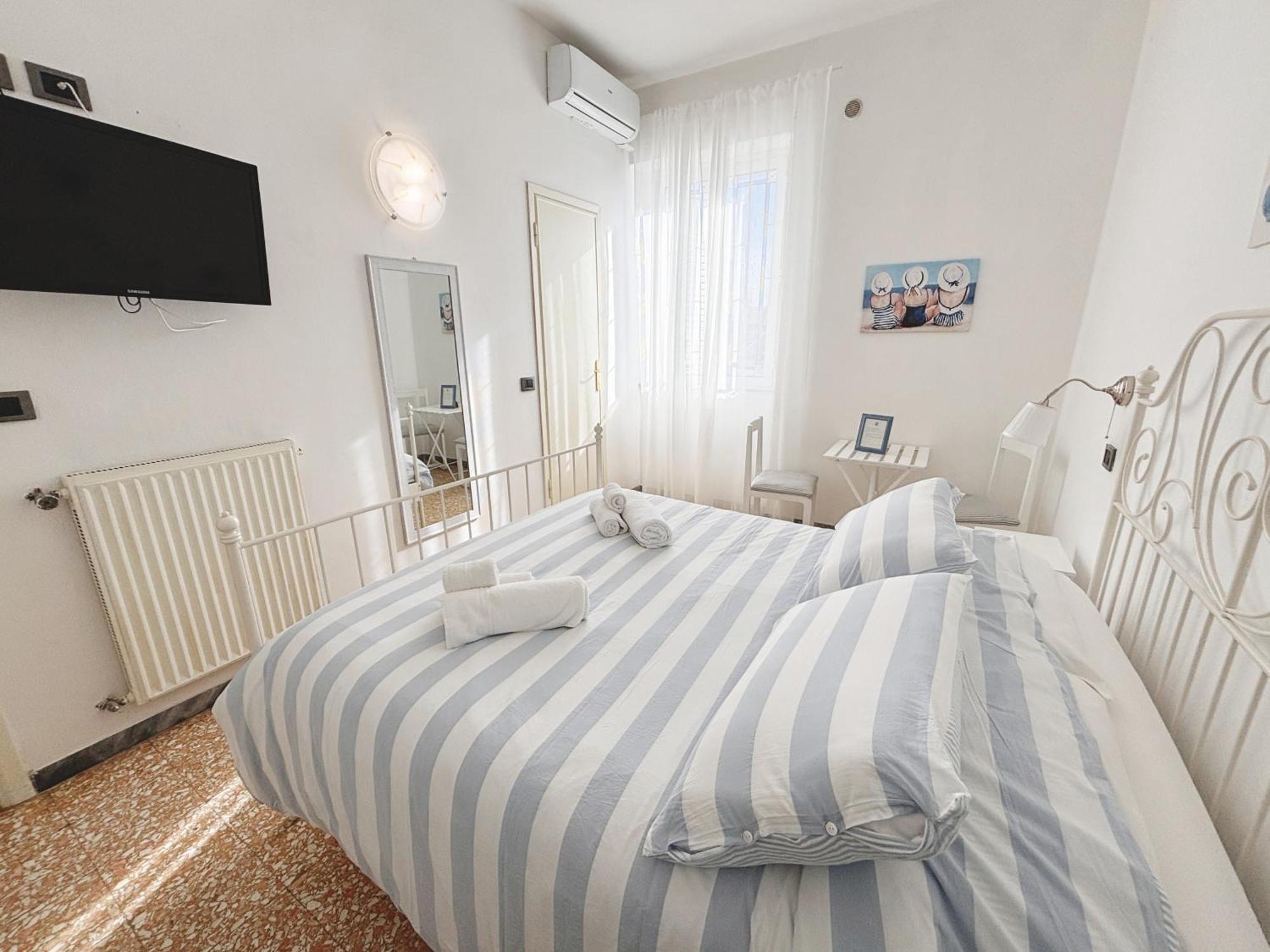 A Casa Di Mario E Nene Panzió Viareggio Kültér fotó