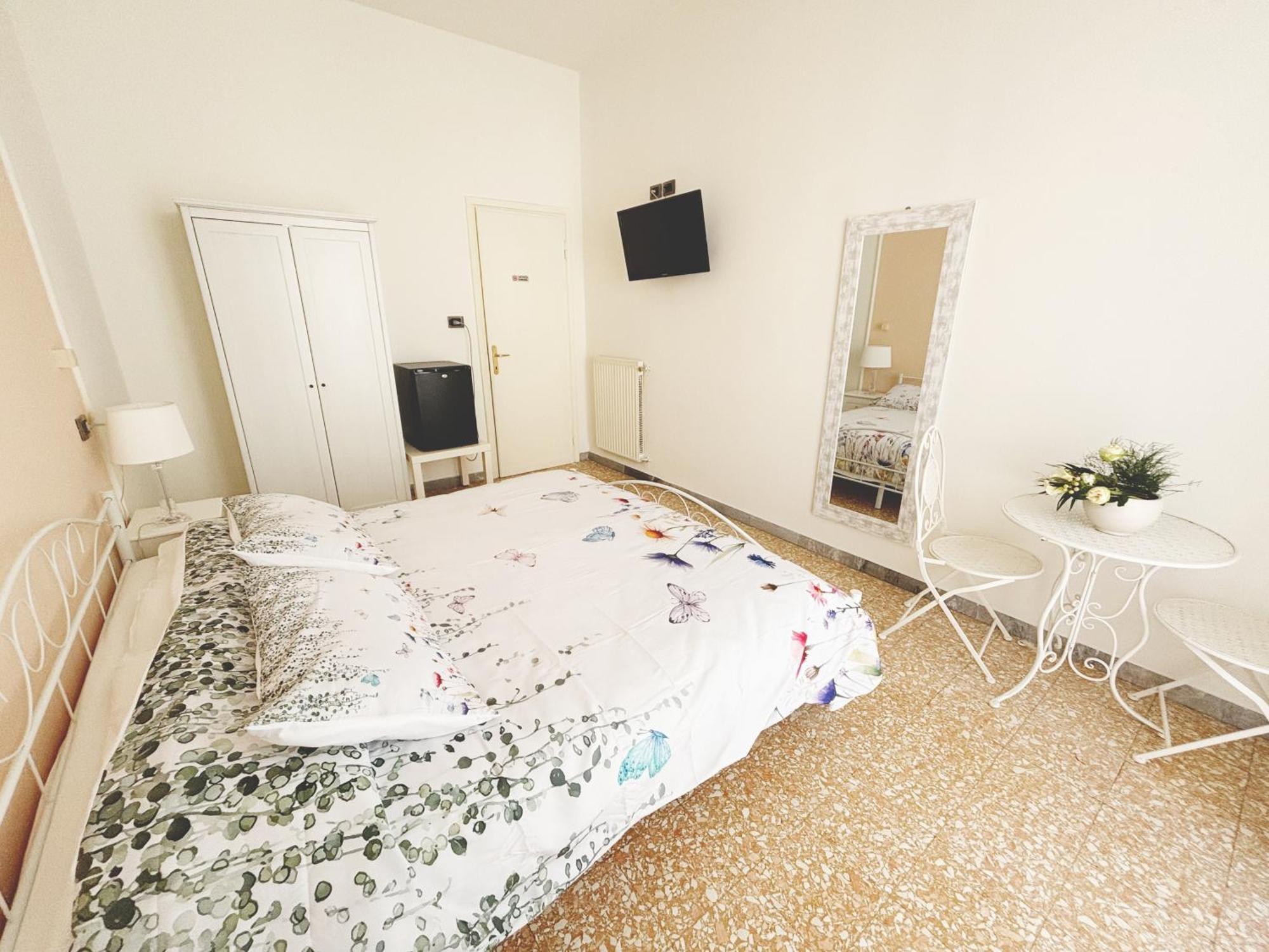 A Casa Di Mario E Nene Panzió Viareggio Kültér fotó