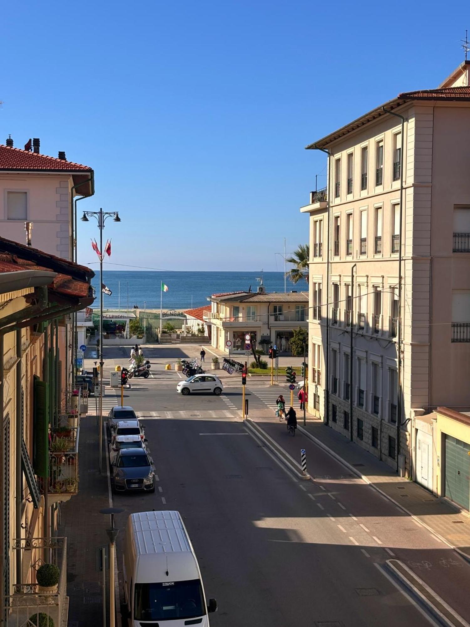 A Casa Di Mario E Nene Panzió Viareggio Kültér fotó