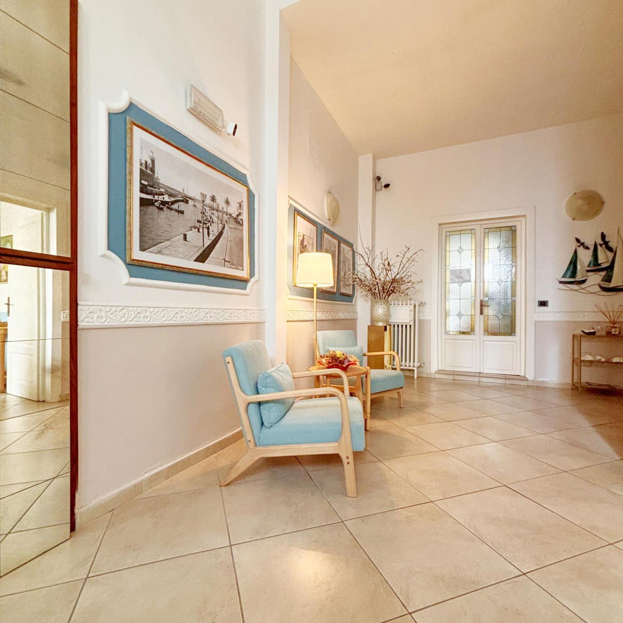 A Casa Di Mario E Nene Panzió Viareggio Kültér fotó